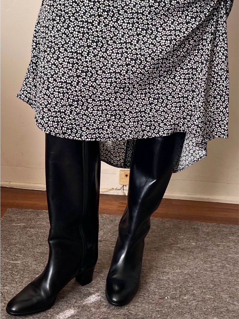 Vintage Delman Black Knee-High Leather Boots with Low Heel - Size 39.5